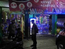 Sambang Ke Bengkel Sepeda Motor dan Berikan Amanat Kamtibmas oleh Polsek Baros Polresta Serkot
