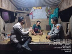 Bhabinkamtibmas Polsek Curug Polresta Serkot Sambangi Ketua Pemuda Jalin Kedekatan dan Silaturahmi