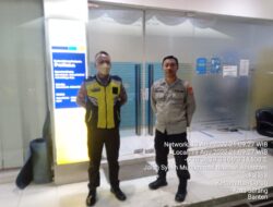 Anggota Polsek Curug Polresta Serkot Patroli di Area Bank BJB Untuk Cegah Kejahatan