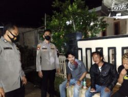 Bhabin Ciomas Polresta Serkot Patroli Malam Warga Binaan Untuk Sosialisasikan Protokol Kesehatan