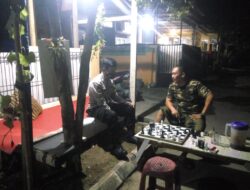 Anggota Polsek Walantaka Polresta Serkot Patroli di Perumahan Persada Banten Tim Piket Sampaikan Pesan Kamtibmas