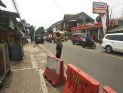 Bentuk Pelayanan Kepada Masyarakat, Polsek Baros Polresta Serkot Melakukan Pengaturan Lalu Lintas Pagi Hari Saat Hari Libur