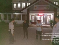 Personil Polsek Cipocok Jaya Polresta Serkot Tingkatkan Patroli Menyampaikan Pesan-pesan Kamtibmas.