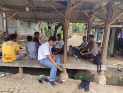 Dalam Rangka Mempererat Silaturahmi, Bhabinkabtibmas Desa Cisalam Polsek Baros Sambangi Ketua RT Kampung Pasir Eurih Lebak