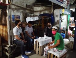 Anggota Polsek Kasemen Polresta Serkot Lakukan Sambang  Kepada Warga yang Sedang Kumpul