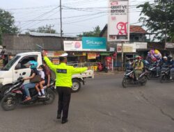 Ciptakan Kamseltibcar di Pagi Hari Personel Polsek Serang Polresta Serkot Gelar Gatur Lalin