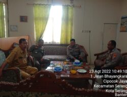 Anggota Polsek Cipocok Jaya Polresta Serkot Patroli Dialogis Guyup Rukun Serta Laksanakan Program Yuk Ngopi Wae