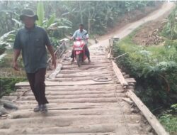 Jembatan Kawungkembang Rusak Parah, Warga Nayagati Menjerit : Pak Bupati, Sampai Kapan Kami Dibiarkan?