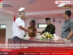 SEKDA NIAS HADIRI RAPAT PARIPURNA DALAM RANGKA PENYAMPAIAN PANDANGAN UMUM FRAKSI-FRAKSI DPRD ATAS NOTA KEUANGAN RANPERDA TENTANG PERUBAHAN APBD T.A. 2025