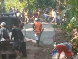 Warga Tiga Desa di Muncang Gotong Royong Perbaiki Jalan Rusak Parah, Pemkab Lebak Diminta Turun Tangan