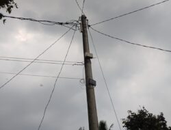 Kabel Wi-Fi Diduga Ilegal Bebas Nyantol. pemkab Lebak Harus Tindak Tegas