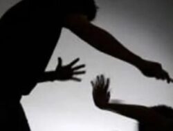 Pembunuhan Sadis di Cikalong: Medi Tewas Dibacok Golok, Pelaku Serahkan Diri ke Polres Pandeglang Didampingi Kuasa Hukumnya