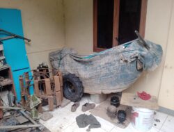 Digua Penipuan Dan Penggelapan Satu Unit Traktor Milik Kelompok Tani, Yang Dilakukan Oleh Oknum Kades Kadudamas, Warga Dirugikan Sebesar 13 Juta APH Dimintai Tindak Tegas