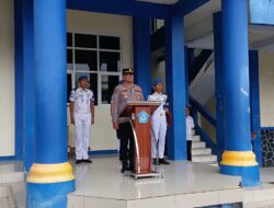 UPACARA BENDERA DI SMKN 3 PANDEGLANG, KAPOLSEK LABUAN MENJADI PEMBINA UPACARA