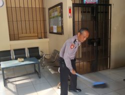 Sukseskan Gerakan Indonesia Asri, Polsek Labuan laksanakan Korve lingkungan Mako